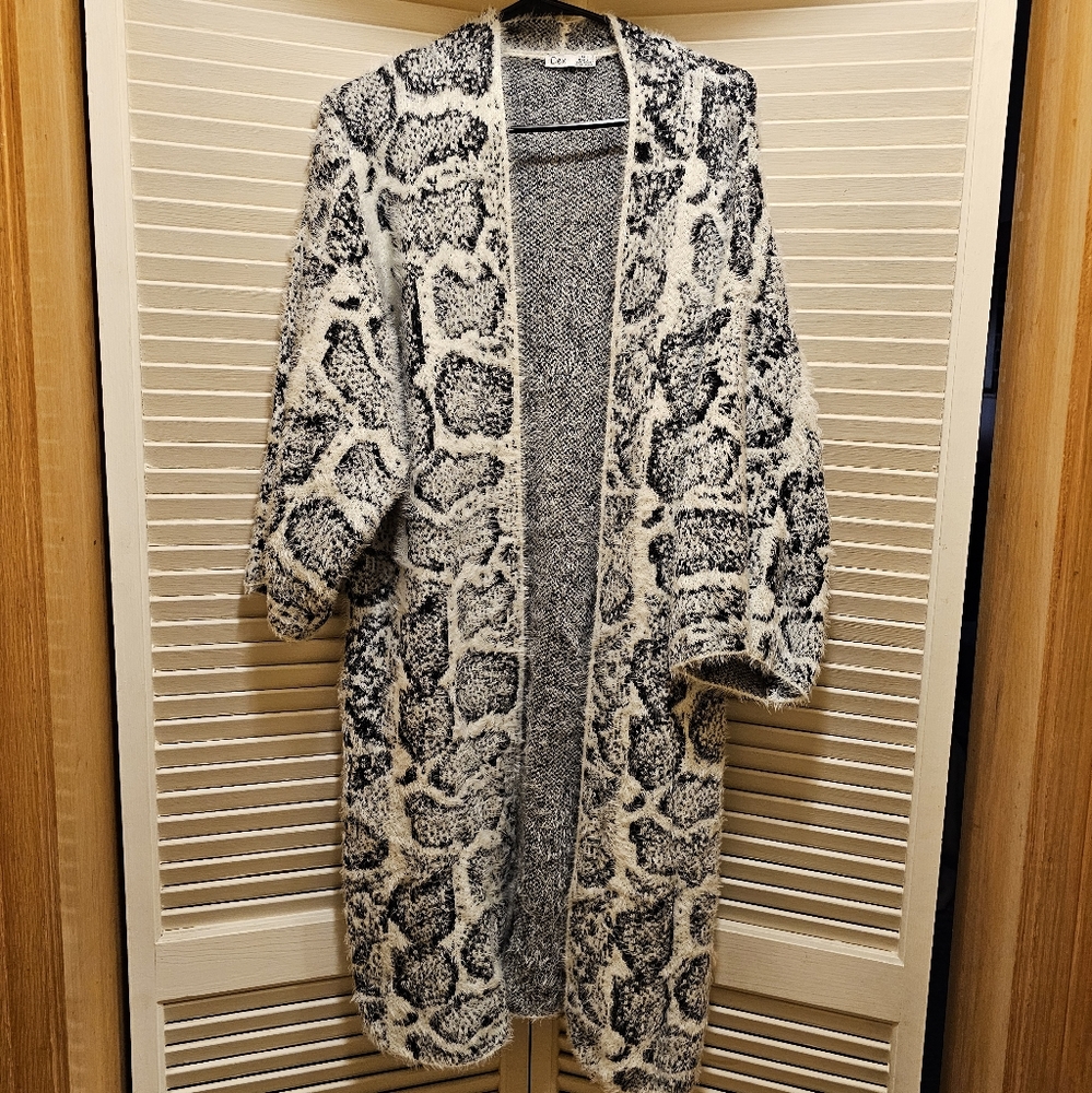 Dex Long Cardigan/Duster - Black and White (Large)